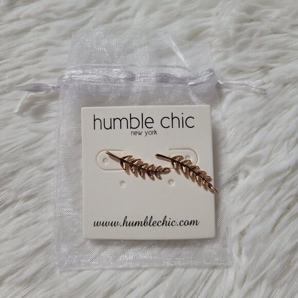 Humble Chic Leaf Design Earrings - Picture 6 of 6